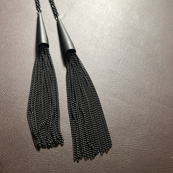 Kendra Scott Phara Lariat Necklace in Gunmetal - Picture 3 of 3